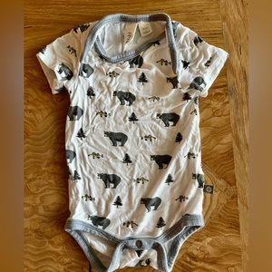 Kyte Baby, 0-3m Bodysuit, Retired Print: Creek, Grey Bear with Fish, 2017